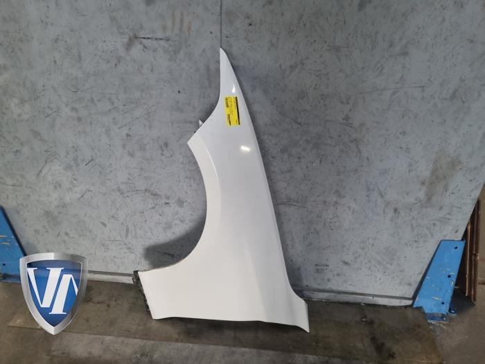 Spatbord links-voor van een BMW 1 serie (F20) 116i 1.6 16V 2014