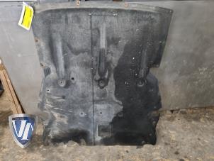 Gebruikte Bodem beschermplaat BMW 3 serie Touring (F31) 320i 2.0 16V Prijs € 84,70 Inclusief btw aangeboden door Vollux Carparts B.V.