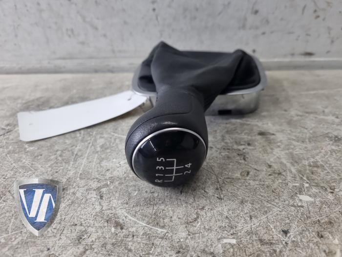 Gebruikte Versnellingspook Volkswagen Polo V (6R) Prijs € 24,20 Inclusief btw aangeboden door Vollux Carparts B.V.