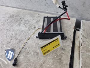 Gebruikte Element Kachelverwarming Volvo V40 Prijs € 36,30 Inclusief btw aangeboden door Vollux Carparts B.V.