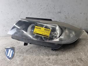 Gebruikte Koplamp rechts BMW 3 serie Touring (E91) 318i 16V Prijs € 108,90 Inclusief btw aangeboden door Vollux Carparts B.V.