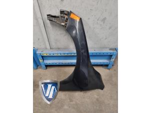 Gebruikte Scherm links-voor Volvo V60 I (FW/GW) 2.0 D4 16V Prijs € 157,29 Inclusief btw aangeboden door Vollux Carparts B.V.