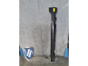 Gebruikte Sideskirt links Volvo V60 I (FW/GW) 2.0 D4 16V Prijs € 78,65 Inclusief btw aangeboden door Vollux Carparts B.V.