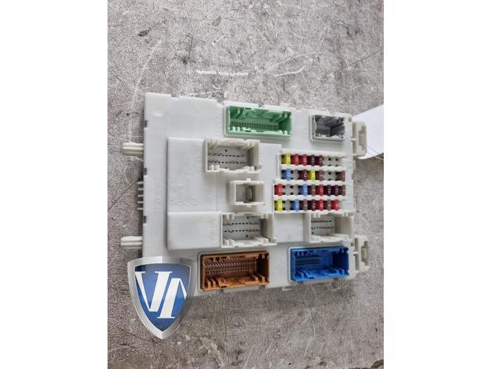 Gebruikte Computer Body Control Volvo V40 (MV) 2.0 D2 16V Prijs € 78,65 Inclusief btw aangeboden door Vollux Carparts B.V.