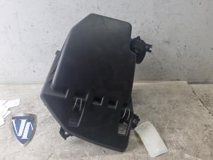 Gebruikte Luchtfilterhuis BMW 5 serie Touring (E61) 525i 24V Prijs € 36,30 Inclusief btw aangeboden door Vollux Carparts B.V.