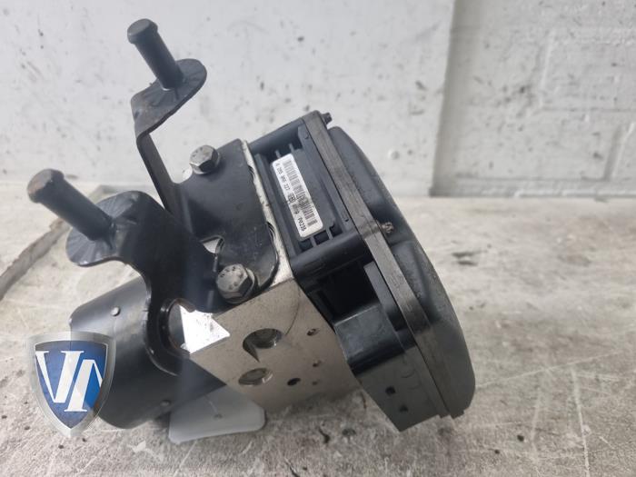 Gebruikte ABS Pomp BMW 5 serie Touring (E61) 525i 24V Prijs € 169,39 Inclusief btw aangeboden door Vollux Carparts B.V.