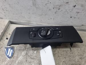 Gebruikte Schakelaar Licht BMW 5 serie Touring (E61) 525i 24V Prijs € 27,23 Inclusief btw aangeboden door Vollux Carparts B.V.