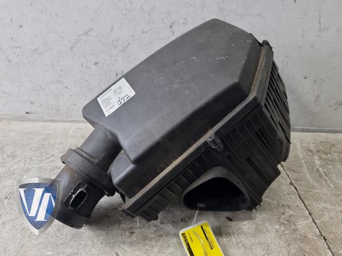 Gebruikte Luchtfilterhuis Volvo V60 I (FW/GW) 2.4 D6 20V Plug-in Hybrid AWD Prijs € 54,39 Inclusief btw aangeboden door Vollux Carparts B.V.