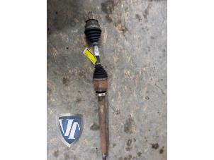 Gebruikte Steekas rechts-voor Volvo V60 I (FW/GW) 2.4 D6 20V Plug-in Hybrid AWD Prijs € 107,69 Inclusief btw aangeboden door Vollux Carparts B.V.