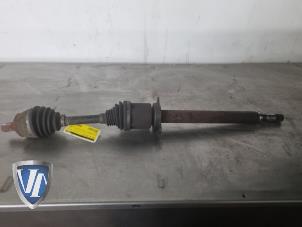 Gebruikte Aandrijfas rechts-voor Volvo V40 (MV) 2.0 D4 16V Prijs op aanvraag aangeboden door Vollux Carparts B.V.