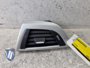 Gebruikte Luchtrooster Dashboard BMW 1 serie (F20) 116i 1.6 16V Prijs € 30,25 Inclusief btw aangeboden door Vollux Carparts B.V.