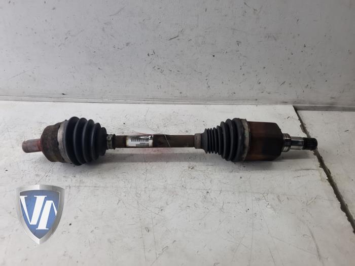 Gebruikte Steekas links-voor Volvo V40 (MV) 1.6 T3 GTDi 16V Prijs € 66,55 Inclusief btw aangeboden door Vollux Carparts B.V.