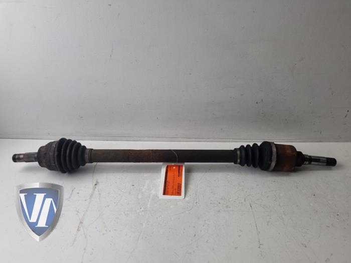 Gebruikte Aandrijfas rechts-voor Peugeot 207 CC (WB) 1.6 16V Prijs € 36,30 Inclusief btw aangeboden door Vollux Carparts B.V.