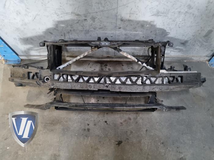 Gebruikte Frontpaneel BMW 3 serie (F30) 328i 2.0 16V Prijs € 482,79 Inclusief btw aangeboden door Vollux Carparts B.V.
