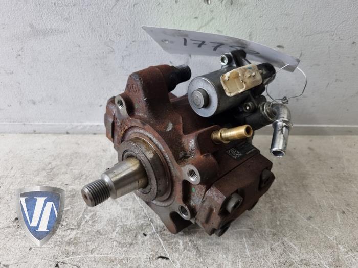 Gebruikte Dieselpomp Volvo V40 (MV) 1.6 D2 Prijs € 204,49 Inclusief btw aangeboden door Vollux Carparts B.V.