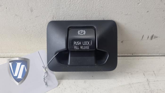 Gebruikte Handrem schakelaar Volvo V60 I (FW/GW) 2.4 D6 20V Plug-in Hybrid AWD Prijs € 18,15 Inclusief btw aangeboden door Vollux Carparts B.V.