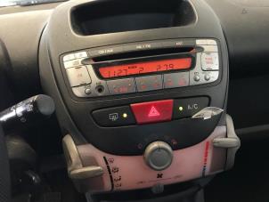 Gebruikte Airco bedieningspaneel Toyota Aygo (B10) 1.0 12V VVT-i Prijs € 50,00 Margeregeling aangeboden door Autodemontage Smeets Janssen
