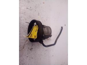 Gebruikte Stuurpomp Renault Espace (JK) 2.0 16V Turbo Prijs € 34,99 Margeregeling aangeboden door Autodemontage Tegelen