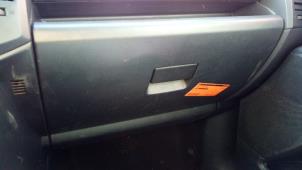 Gebruikte Dashboardkastje Mazda 5 (CR19) 1.8i 16V Prijs € 24,99 Margeregeling aangeboden door Autodemontage Smeets Janssen