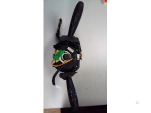 Gebruikte Licht + Raw Schakelaar Fiat Punto II (188) 1.2 60 S Prijs € 14,99 Margeregeling aangeboden door Autodemontage Tegelen