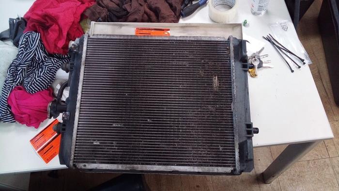 Gebruikte Radiateur Peugeot 107 1.0 12V Prijs € 24,98 Margeregeling aangeboden door Autodemontage Tegelen