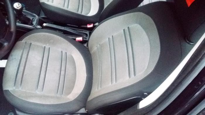 Voorstoel links van een Fiat Punto Evo (199) 1.3 JTD Multijet 85 16V Euro 5 2011