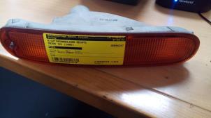 Gebruikte Pinker rechts Mazda 121 (DB) 1.3i GL,GLX,Top 16V Prijs € 9,99 Margeregeling aangeboden door Autodemontage Tegelen