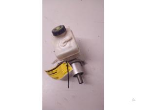 Gebruikte Hoofdremcilinder Mercedes A (W169) 1.7 A-170 Prijs op aanvraag aangeboden door Autodemontage Tegelen