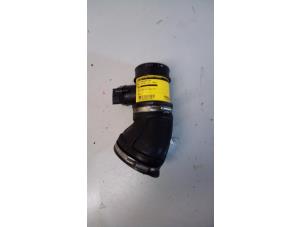 Gebruikte Luchtmassameter Opel Astra H (L48) 2.0 16V Turbo Prijs € 44,99 Margeregeling aangeboden door Autodemontage Tegelen