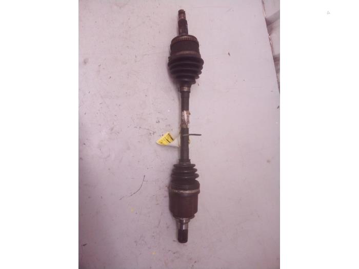Gebruikte Steekas links-voor Hyundai i10 (F5) 1.2i 16V Prijs € 40,00 Margeregeling aangeboden door Autodemontage Tegelen