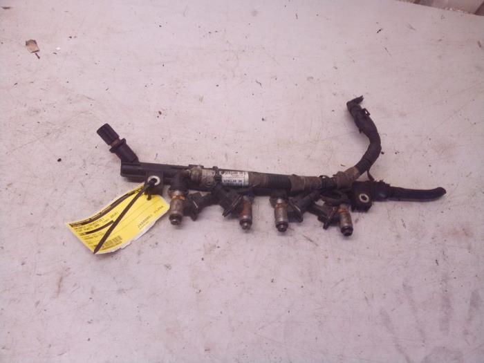 Gebruikte Verstuiver brug Fiat Grande Punto (199) 1.2 Prijs € 29,98 Margeregeling aangeboden door Autodemontage Tegelen