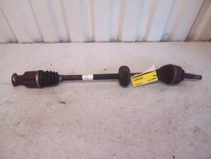 Gebruikte Aandrijfas rechts-voor Dacia Sandero I (BS) 1.2 16V Prijs € 29,99 Margeregeling aangeboden door Autodemontage Tegelen