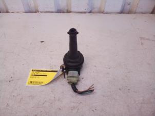 Gebruikte Pen Bobine Volvo V50 (MW) 2.4i 20V Prijs € 9,99 Margeregeling aangeboden door Autodemontage Tegelen