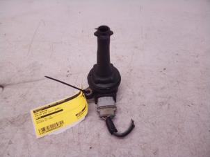 Gebruikte Pen Bobine Volvo V50 (MW) 2.4i 20V Prijs € 9,99 Margeregeling aangeboden door Autodemontage Tegelen