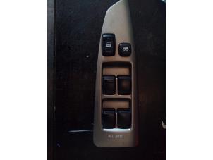 Gebruikte Raam schakelaar elektrisch Toyota Corolla Verso (E12) 1.8 16V VVT-i Prijs € 24,99 Margeregeling aangeboden door Autodemontage Tegelen