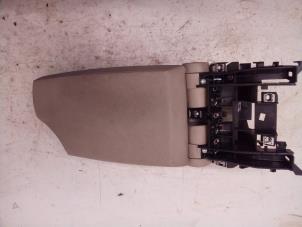 Gebruikte Armleuning BMW 1 serie (E81) 116d 16V Prijs € 69,99 Margeregeling aangeboden door Autodemontage Tegelen