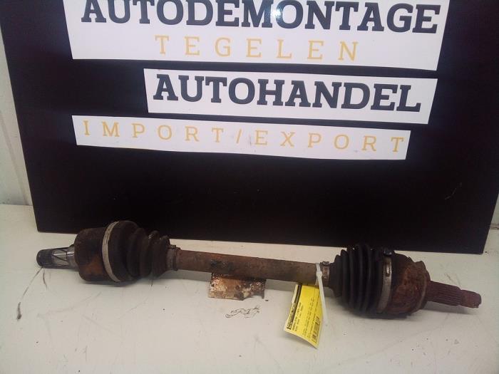 Gebruikte Steekas links-voor Mini Mini (R56) 1.4 16V One Prijs € 29,98 Margeregeling aangeboden door Autodemontage Tegelen