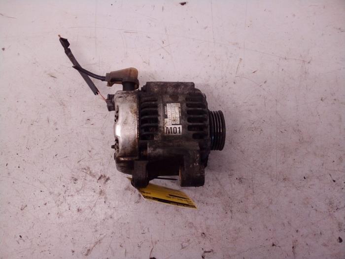 Gebruikte Dynamo Daihatsu Terios (J1) 1.3 16V DVVT 4x2 Prijs € 29,98 Margeregeling aangeboden door Autodemontage Tegelen