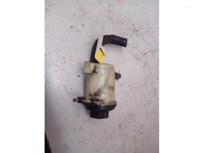 Gebruikte Servo Oliereservoir Chevrolet Spark (M300) 1.2 16V Prijs € 24,95 Margeregeling aangeboden door Autodemontage Tegelen