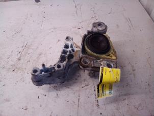 Gebruikte Motorsteun Renault Scénic II (JM) 1.5 dCi 105 Prijs € 24,98 Margeregeling aangeboden door Autodemontage Tegelen