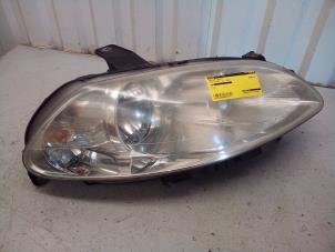 Gebruikte Koplamp rechts Fiat Croma (194) 2.2 MPI 16V Prijs € 59,98 Margeregeling aangeboden door Autodemontage Tegelen