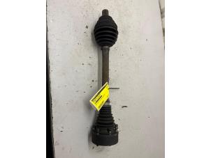 Gebruikte Homokineetas links-voor Volkswagen Caddy III (2KA,2KH,2CA,2CH) 2.0 SDI Prijs € 29,98 Margeregeling aangeboden door Autodemontage Tegelen
