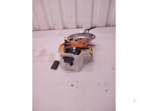 Gebruikte Benzinepomp Mercedes A (177.0) 2.0 A-250 Turbo 16V Prijs € 49,98 Margeregeling aangeboden door Autodemontage Tegelen