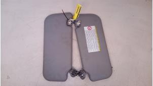 Gebruikte Zonneklep set Toyota Yaris II (P9) 1.33 16V Dual VVT-I Prijs € 28,99 Margeregeling aangeboden door Autodemontage Tegelen