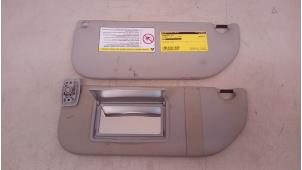 Gebruikte Zonneklep set Peugeot 107 1.0 12V Prijs € 34,99 Margeregeling aangeboden door Autodemontage Tegelen