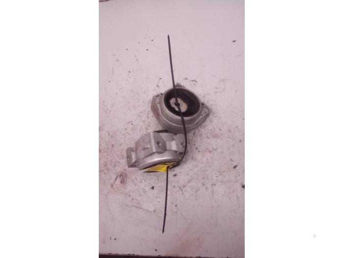 Gebruikte Motorsteun Mercedes B (W245) 1.5 B-160 16V Prijs € 12,50 Margeregeling aangeboden door Autodemontage Tegelen