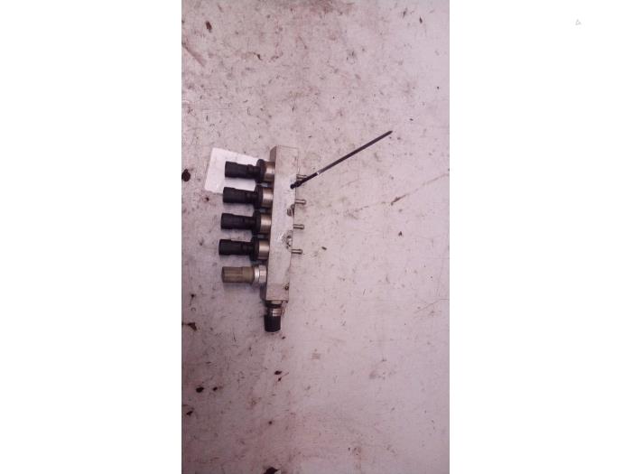 Gebruikte Injector brug Toyota Prius (NHW20) 1.5 16V Prijs € 74,98 Margeregeling aangeboden door Autodemontage Tegelen