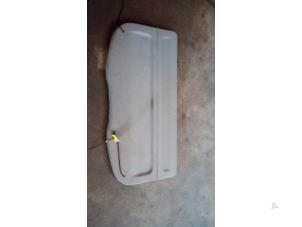 Gebruikte Hoedenplank Renault Scénic II (JM) 1.6 16V Prijs € 39,90 Margeregeling aangeboden door Autodemontage Tegelen