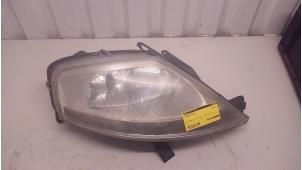 Gebruikte Koplamp rechts Citroen C3 Prijs € 49,90 Margeregeling aangeboden door Autodemontage Tegelen