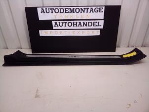 Gebruikte Voorinstap rechts Mercedes SL (R230) 3.7 SL-350 V6 18V Prijs € 49,90 Margeregeling aangeboden door Autodemontage Tegelen